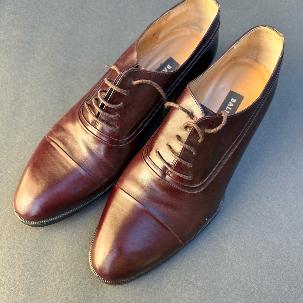 Men’s Bally Straight toe cap Oxford, dark Cherry red